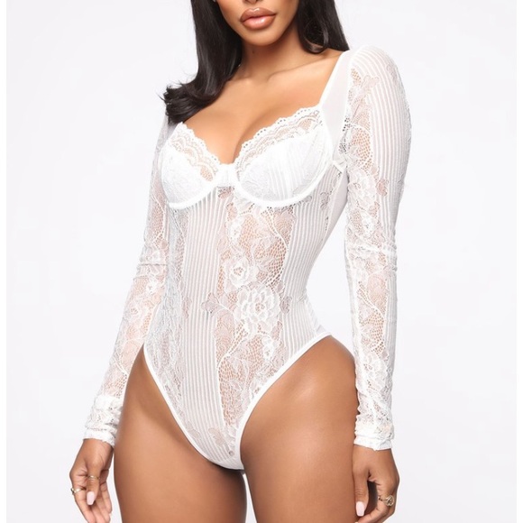 Fashion Nova Lace Bodysuit size XS - Picture 2 of 4
